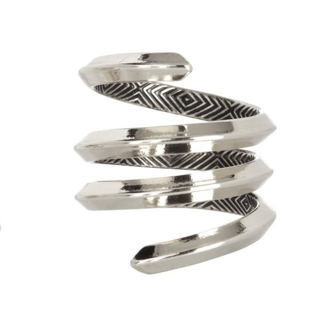 SOLD NWT House of Harlow 1960 Caral Ring in Silver